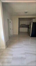 7573 NW 12th Ct in Miami, FL - Foto de edificio - Building Photo