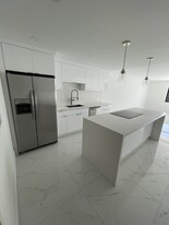 10101 E Bay Harbor Dr, Unit 201 in Bay Harbor Islands, FL - Building Photo