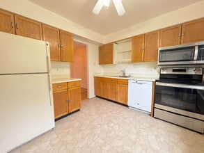 9021 Tyler Ct in Manassas, VA - Building Photo - Building Photo