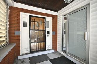 2110 West St, Unit 2nd Floor, in Munhall, PA - Foto de edificio - Building Photo