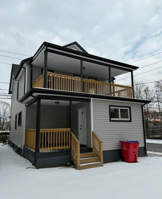 property at 28 7th Ave