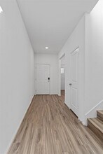 1324 Chad Dr in Round Rock, TX - Foto de edificio - Building Photo