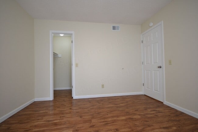 101 E Neil in Marionville, MO - Building Photo - Building Photo