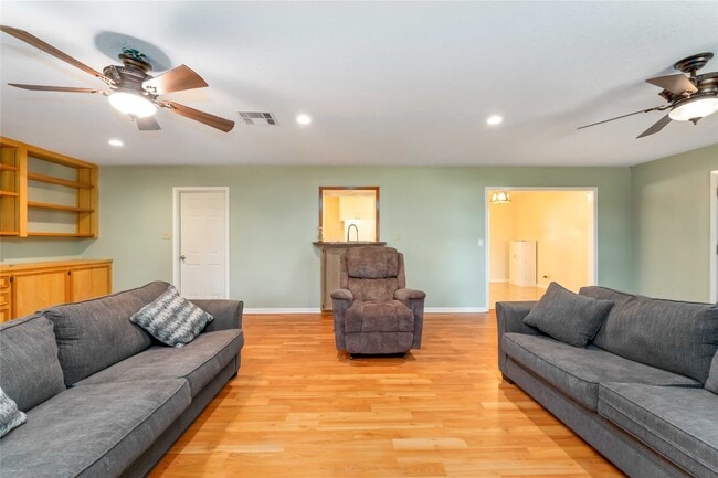 property at 5618 Avenue M 1/2