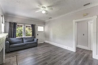 735 N Clara Ave in DeLand, FL - Building Photo - Building Photo