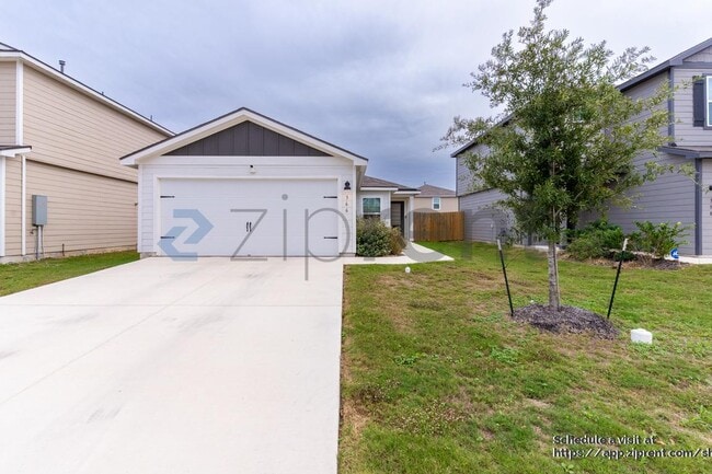 366 Fairlawn Wy in Maxwell, TX - Foto de edificio - Building Photo