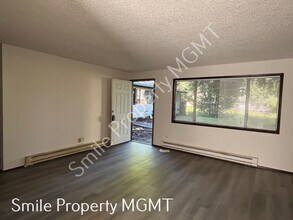 8383 SE Brooklyn St in Portland, OR - Building Photo - Building Photo