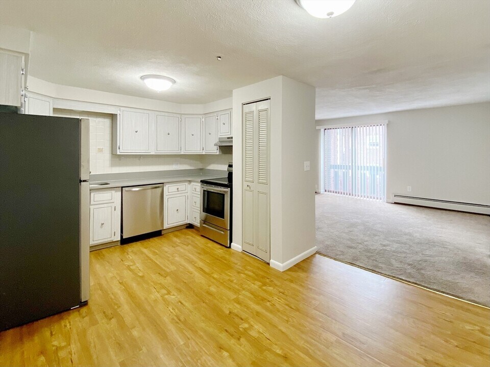 128 Salem St in Malden, MA - Building Photo