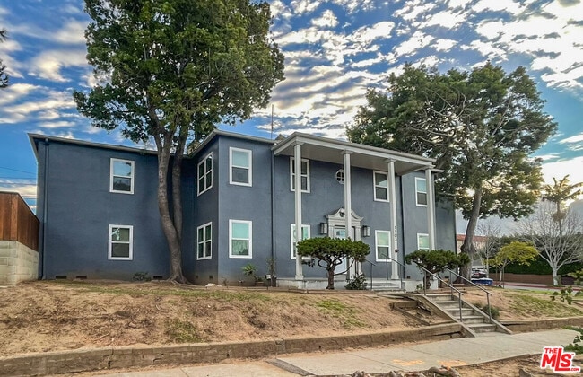 property at 1103 Ocean Park Blvd