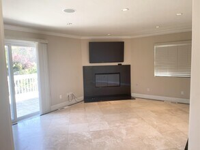205 Camille Way in Vista, CA - Building Photo - Building Photo