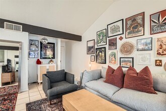 3018 S 1st St, Unit 204 in Austin, TX - Building Photo - Building Photo