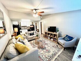 Lynn Haven Cove Apartments in Lynn Haven, FL - Building Photo