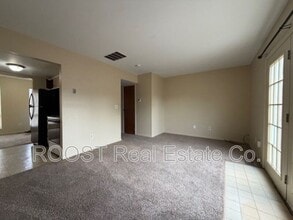 6881-6887-6887 Emerald Ave in Enon, OH - Building Photo - Building Photo