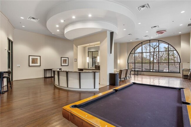 3040 Peachtree Rd NW in Atlanta, GA - Building Photo - Building Photo