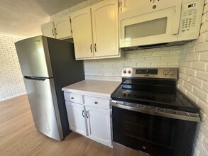 425 Dorset St in South Burlington, VT - Building Photo - Building Photo