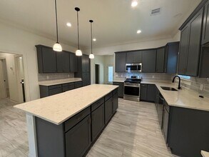 38404 Queen St in Prairieville, LA - Building Photo - Building Photo