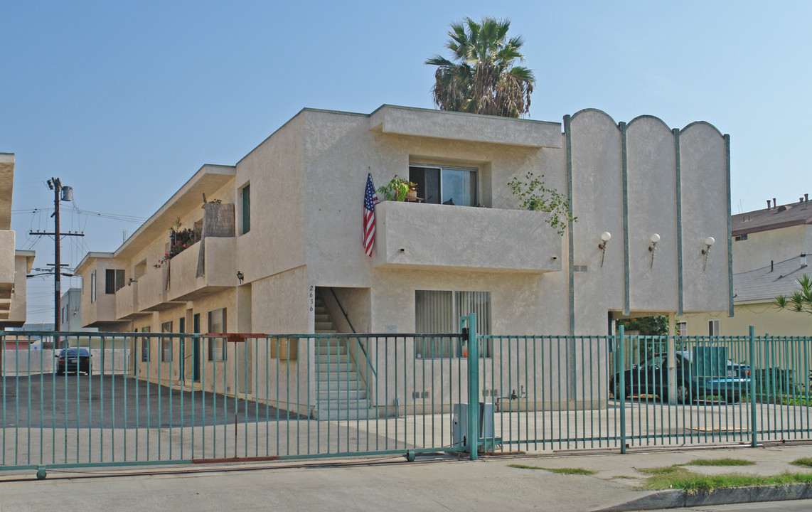 Garth Villas in Los Angeles, CA - Building Photo