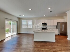 9260 S Park St in Las Vegas, NV - Building Photo - Building Photo