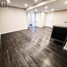 104 Armitage Dr in Newmarket, ON - Building Photo - Building Photo