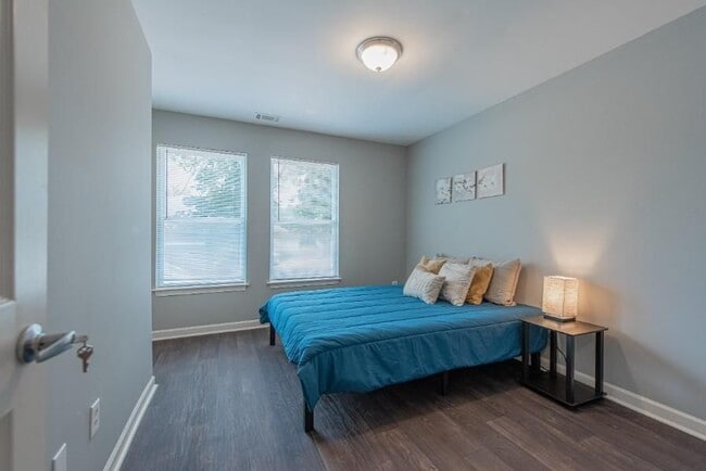 property at 1044 Gun Club Rd NW