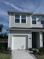 578 Holly Lks Dr in Orange Park, FL - Building Photo