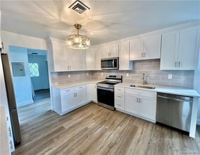 18 Chadeayne Ave in Cornwall, NY - Building Photo - Building Photo