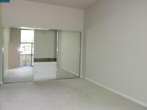 310 N Civic Dr in Walnut Creek, CA - Building Photo - Building Photo