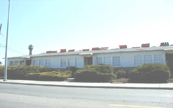 The Broadway Apartments in San Pablo, CA - Foto de edificio - Building Photo