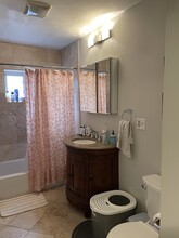 35B Symphony Rd, Unit 200 in Boston, MA - Foto de edificio - Building Photo