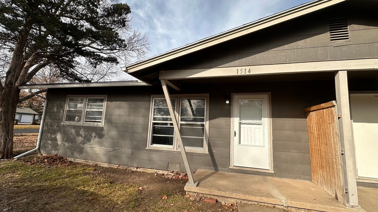 1514 Park Ln in Augusta, KS - Building Photo