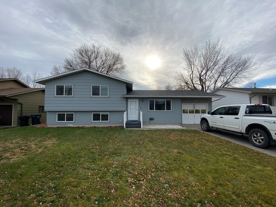 2810 Lewis Ave in Billings, MT - Building Photo