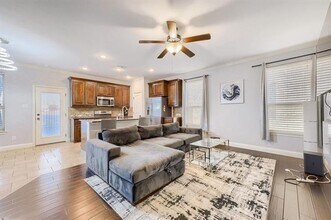 5035 Venecia Way in Grand Prairie, TX - Building Photo - Building Photo