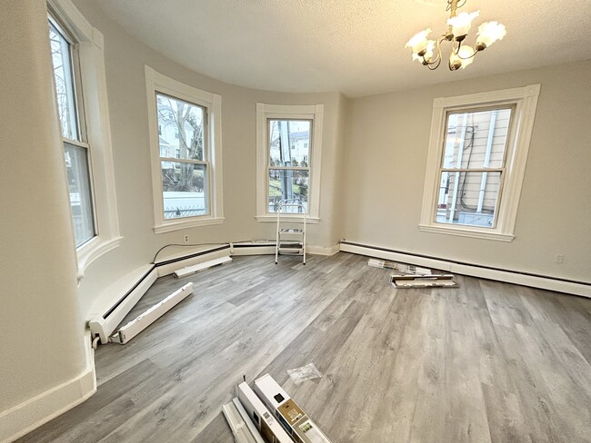 8 Oakland St, Unit 1