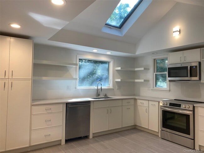 98 Travis Corners Rd in Garrison, NY - Building Photo - Building Photo