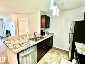 5370 Chappelle Rd. SW in Edmonton, AB - Building Photo - Building Photo