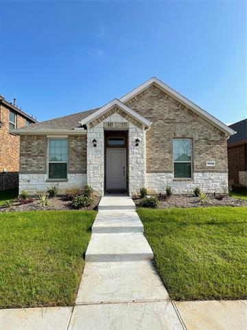 2252 Jasper Dr in Aubrey, TX - Building Photo