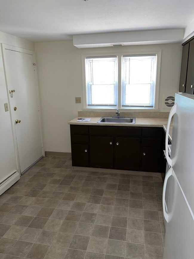 340 Park Ave, Unit B