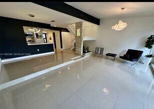 10640 SW 75th Ln in Miami, FL - Building Photo - Building Photo