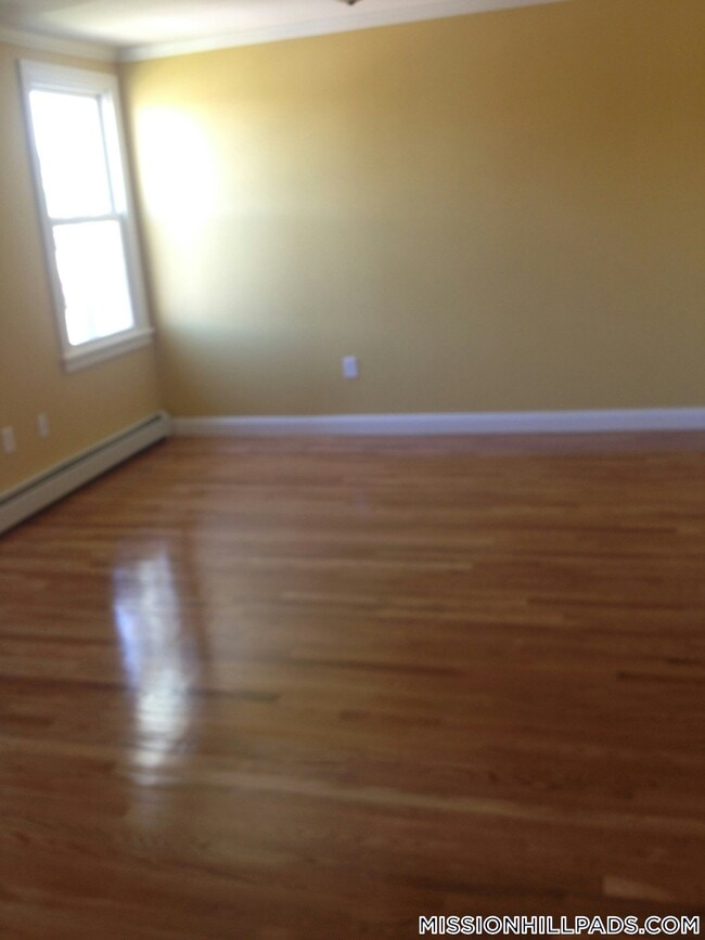 1953 Columbus Ave, Unit 3