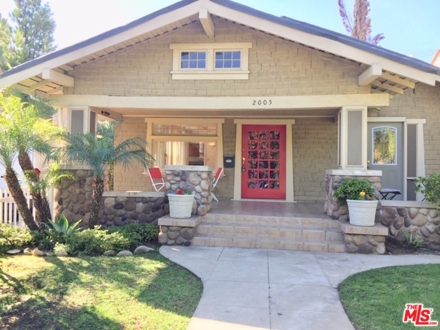 2005 Beachwood Dr in Los Angeles, CA - Foto de edificio