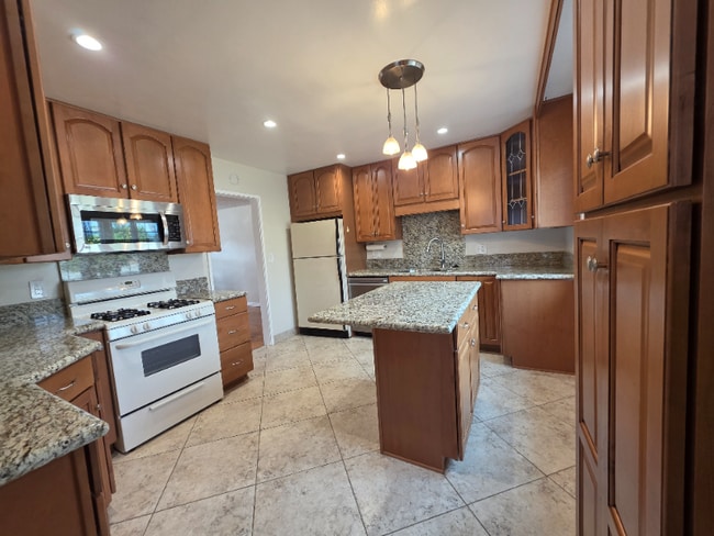 property at 470 Mercury Ln