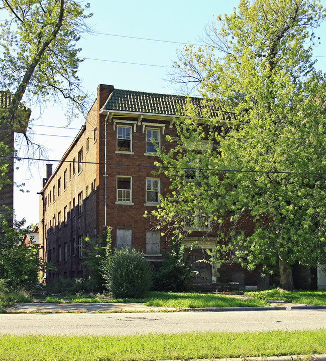 14078 Superior Rd in East Cleveland, OH - Building Photo