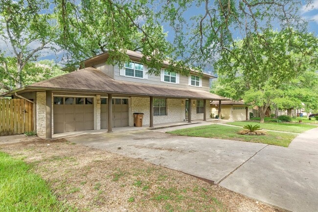 property at 8105 Wexford Dr