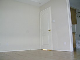 601-613 La Mancha Dr in Edinburg, TX - Building Photo