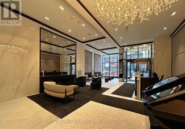 8 Wellesley St W in Toronto, ON - Building Photo - Building Photo