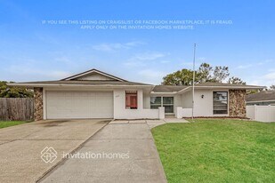 7023 Bramblewood Dr in Port Richey, FL - Building Photo