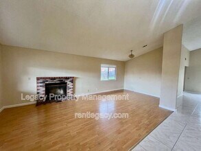 827 Crested Dr in Suisun City, CA - Building Photo - Building Photo