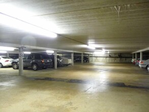 1806 Hemlock Pl, Unit 210 in Schaumburg, IL - Foto de edificio - Building Photo
