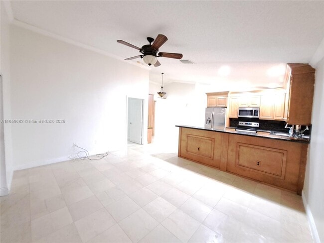 1642 NW 143rd Way in Pembroke Pines, FL - Building Photo - Building Photo