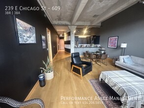 239 E Chicago St in Milwaukee, WI - Building Photo - Building Photo